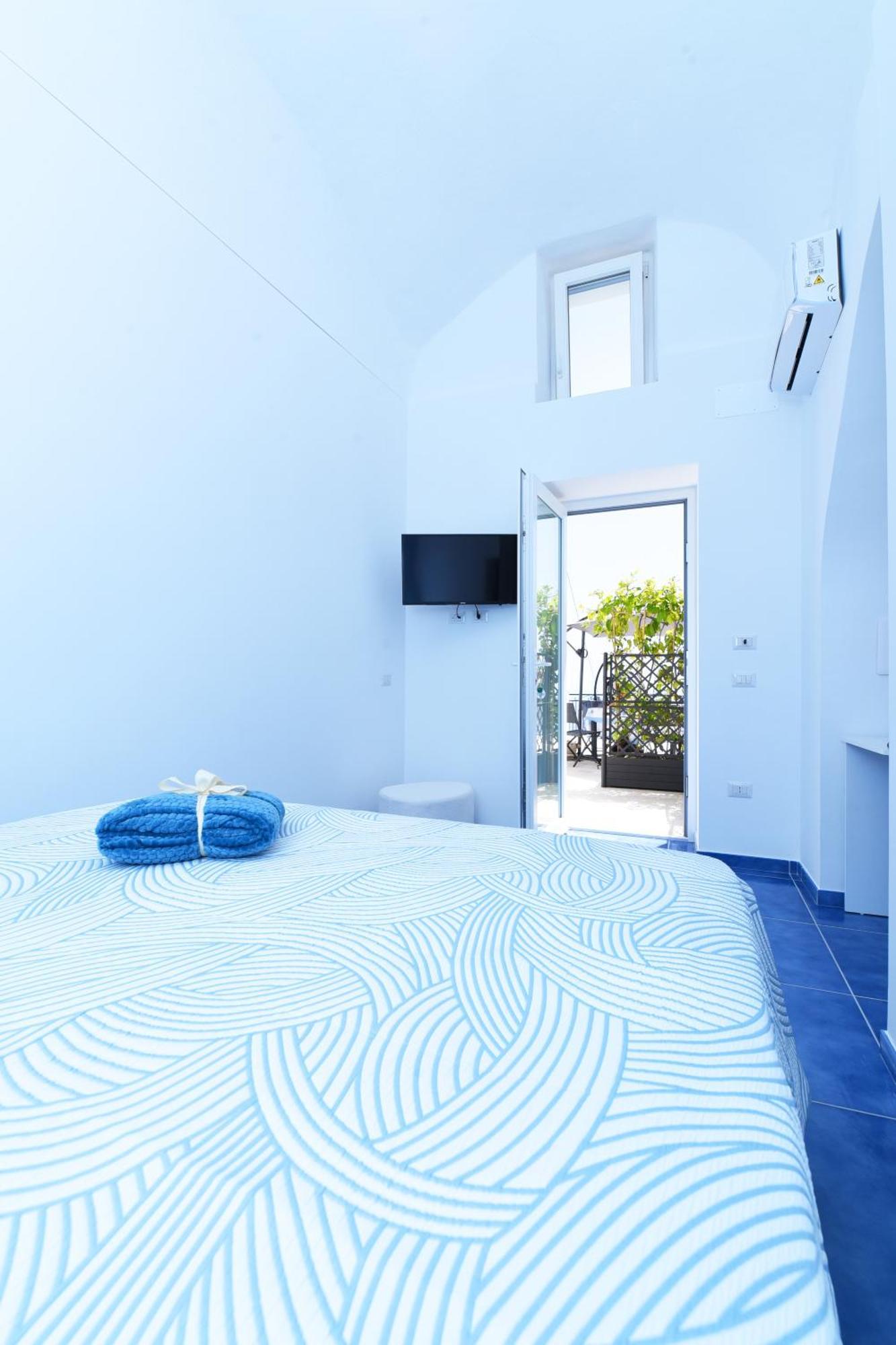 B&B Blue View Furore Buitenkant foto