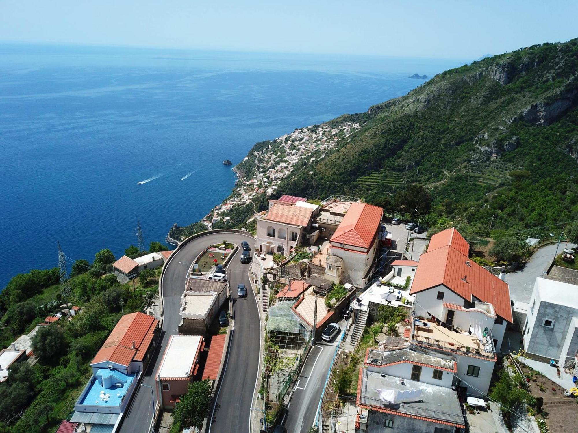 B&B Blue View Furore Buitenkant foto