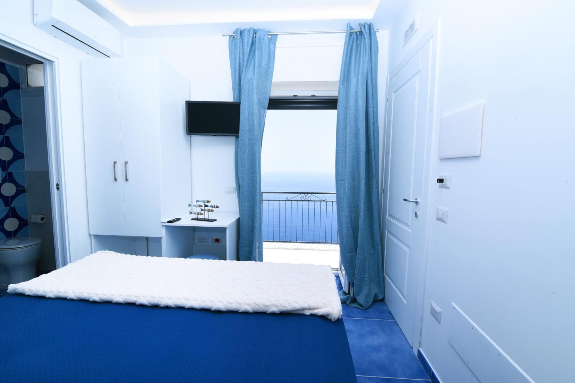 B&B Blue View Furore Buitenkant foto