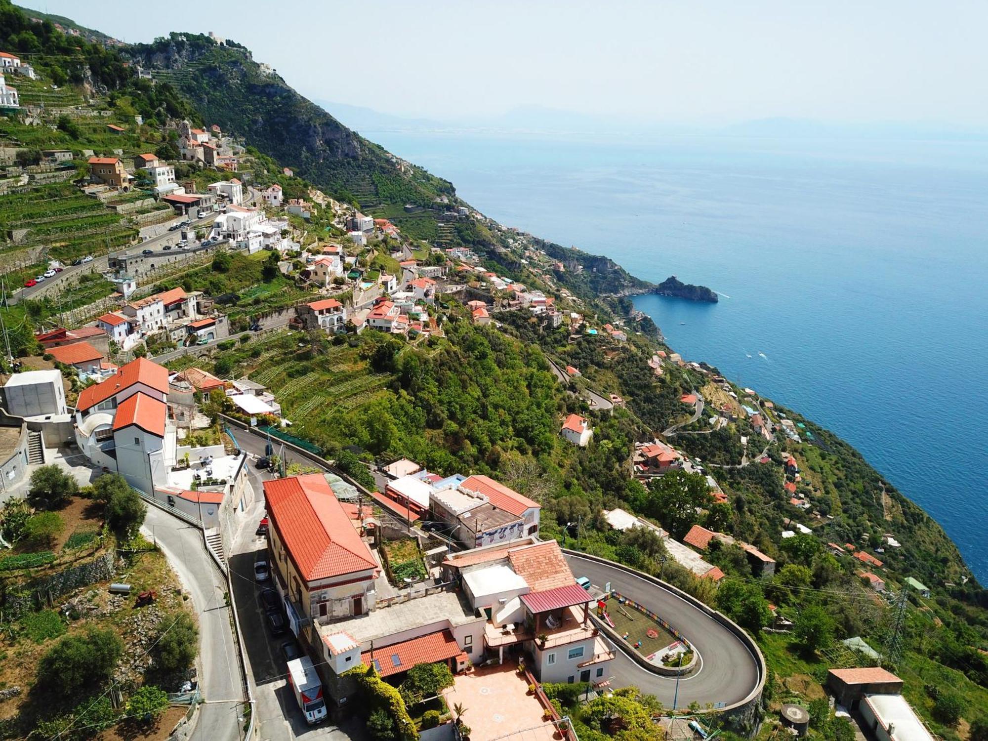 B&B Blue View Furore Buitenkant foto